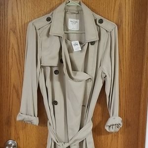 Abercrombie & Fitch Women's light trench Size L